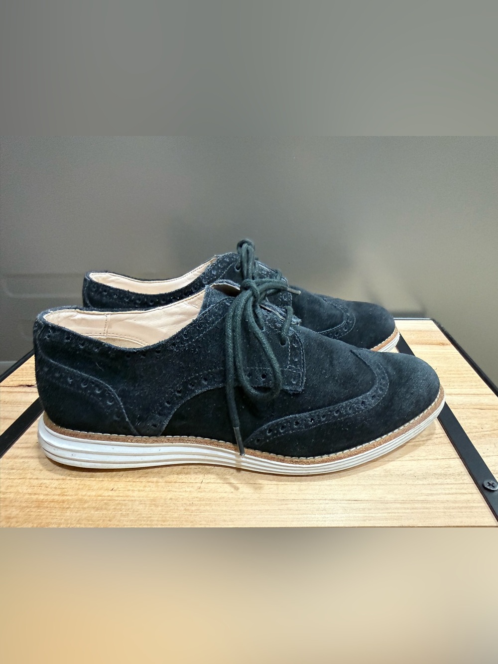 Cole Haan Black Suede Wingtip Oxford Shoes Women’s Size 6.5B Lace Up